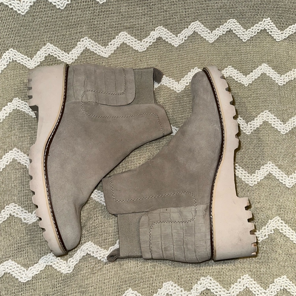 Dolce Vita Huey H2O boots in concrete grey suede size 11